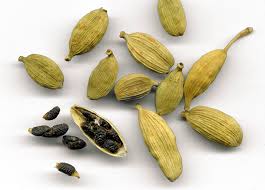 Green Cardamom - Hari Elaichi - Choti Elaichi - Sabaj Ilaichi - Sabz Elaichi - Yalakki - Whole Elaichi - Elettaria Cardamomum by Keshav Keshari